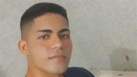 portal zacarias cortando a cabeça|Membros de facção expõem cabeça de jovem em vídeo após .